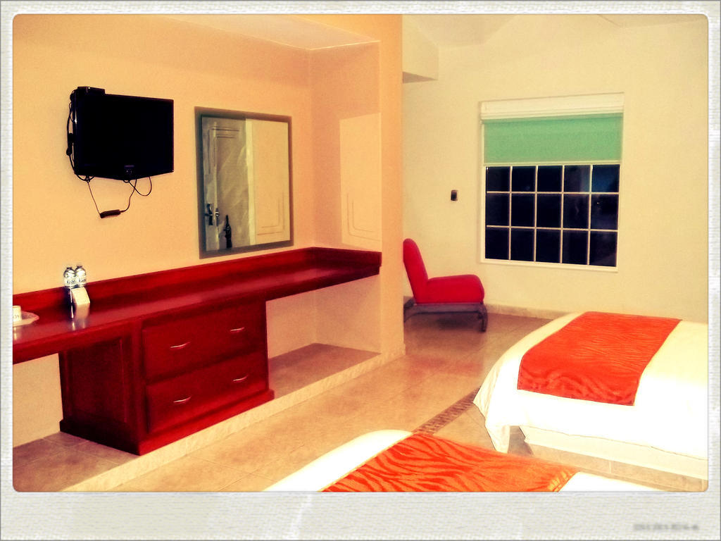 Hotel Aqua Spa & Resort Martinez de la Torre Bilik gambar