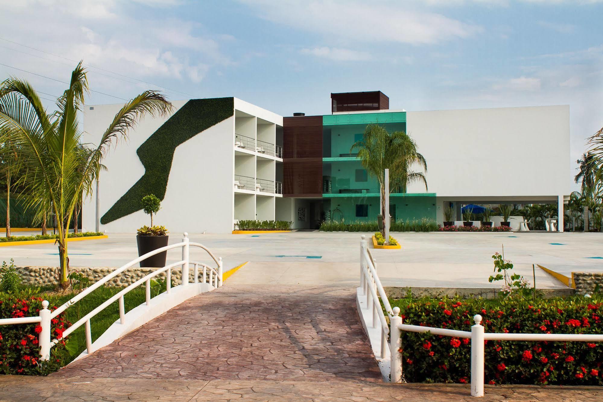 Hotel Aqua Spa & Resort Martinez de la Torre Luaran gambar